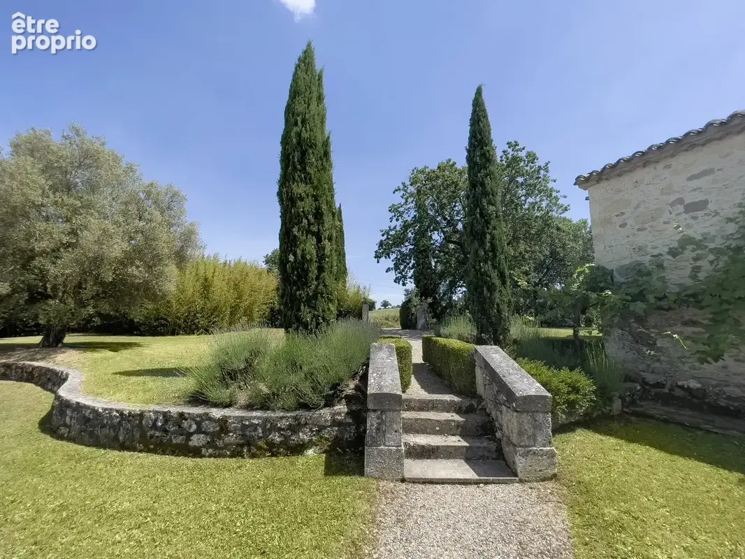 Une propriété de caractère superbement restaurée, avec vues panoramiques - photo 18