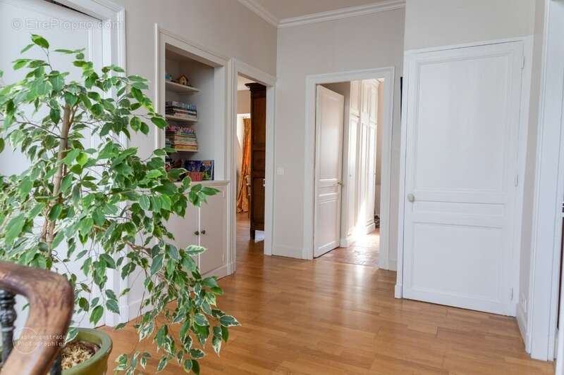 Maison bourgeoise avec jardin et garage - LISIEUX centre - photo 10
