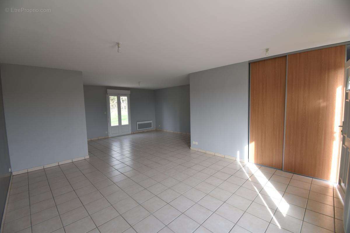 Maison à COSNE-COURS-SUR-LOIRE
