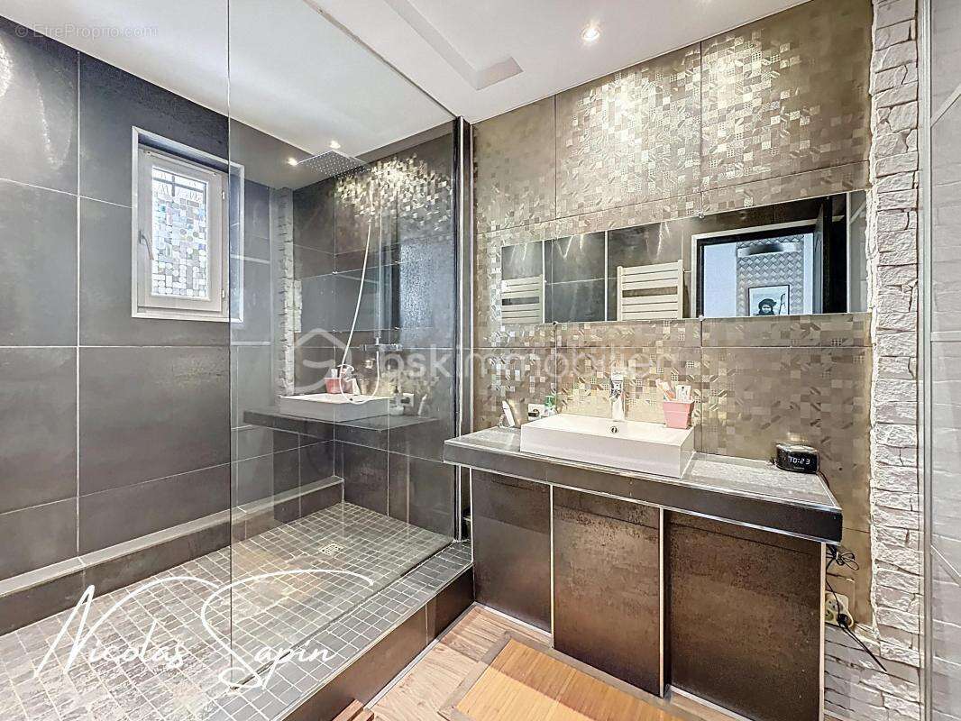 Maison à SAINT-EGREVE