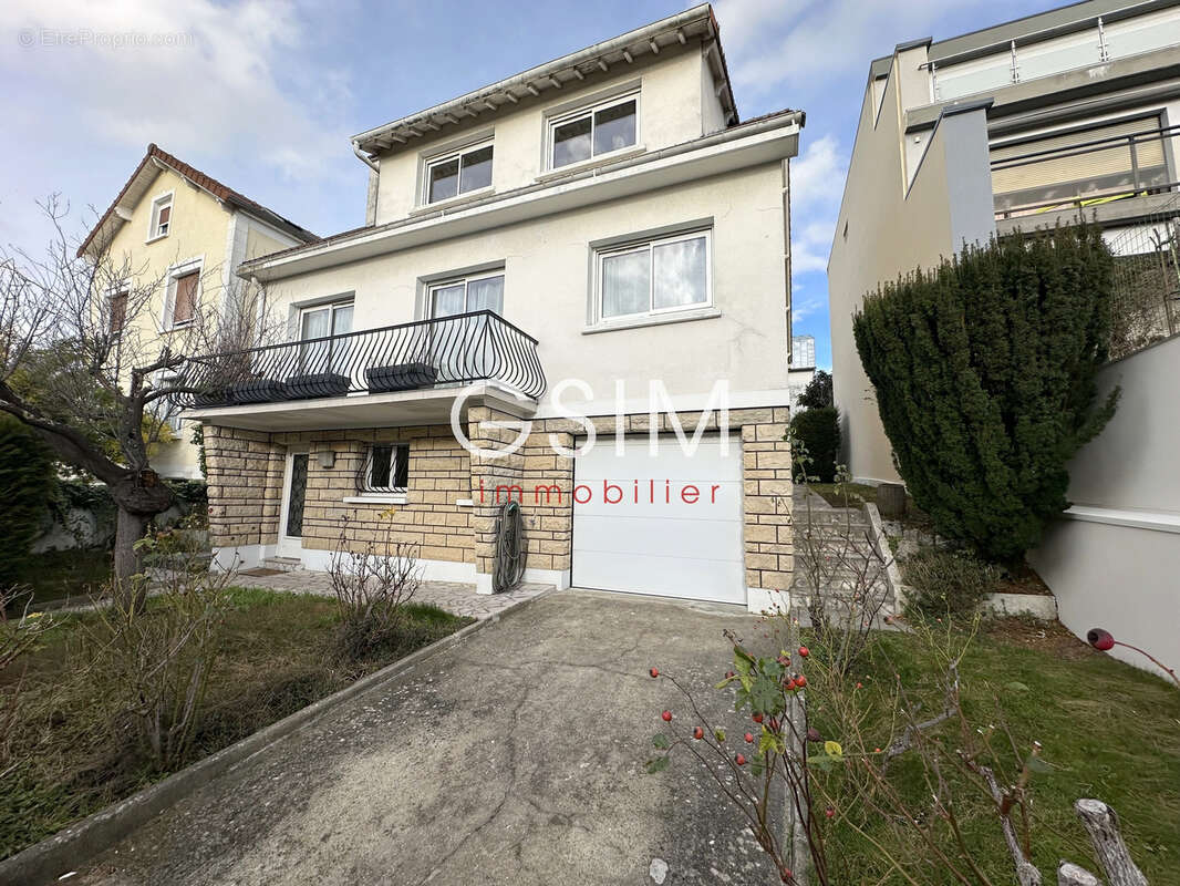 Maison à SURESNES
