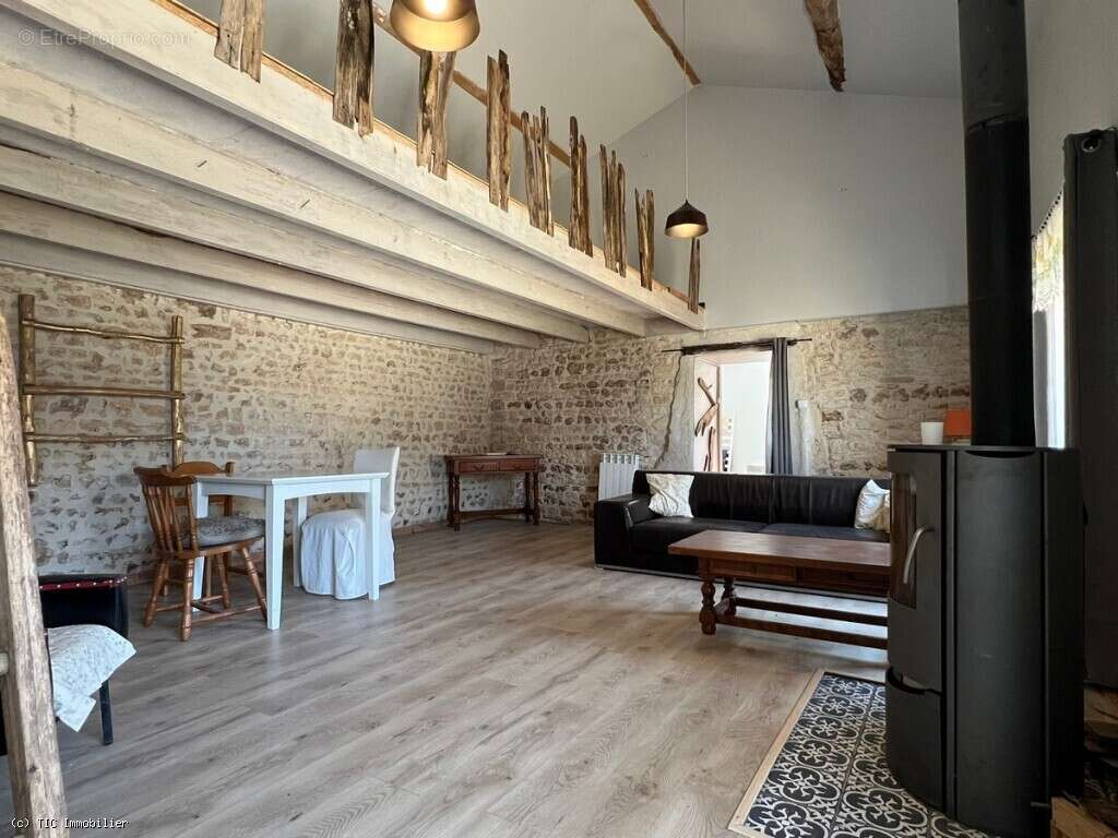 Maison à SAUZE-VAUSSAIS