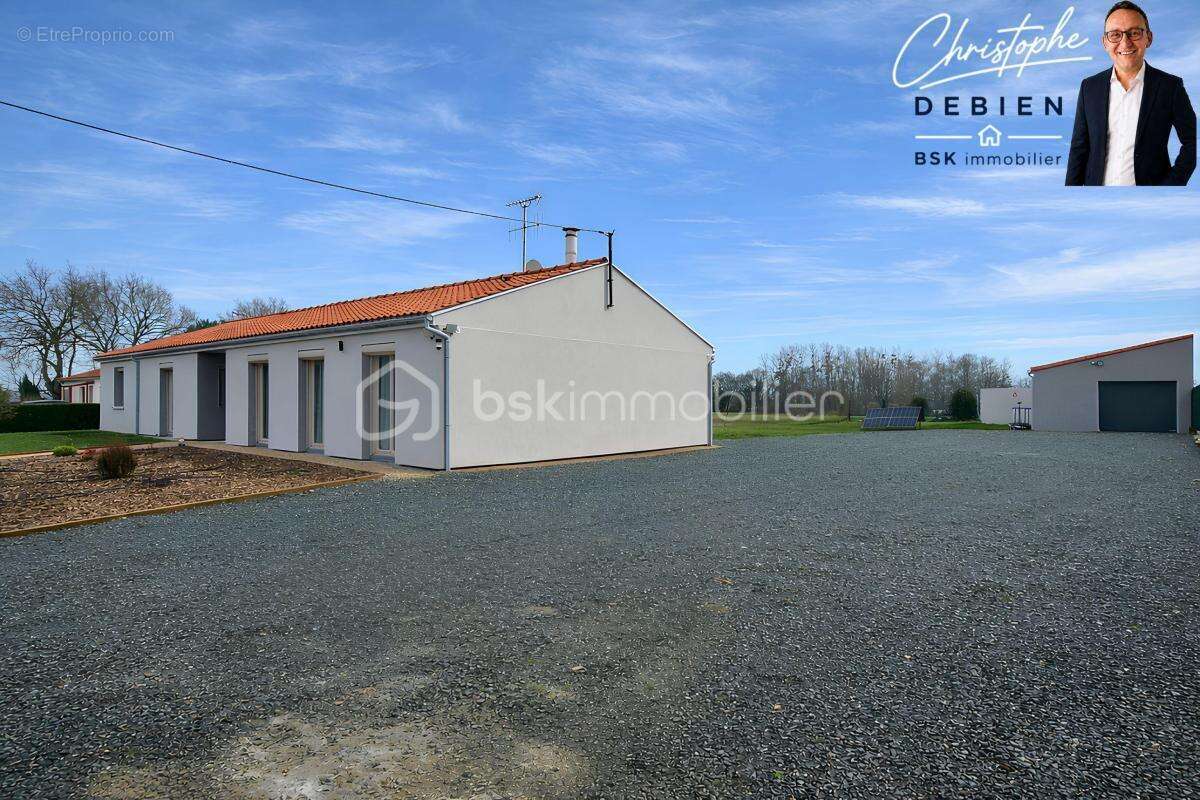 Maison à VENDRENNES