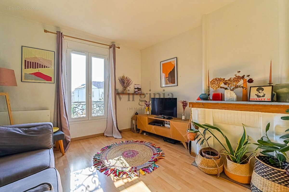 Appartement à CHARENTON-LE-PONT