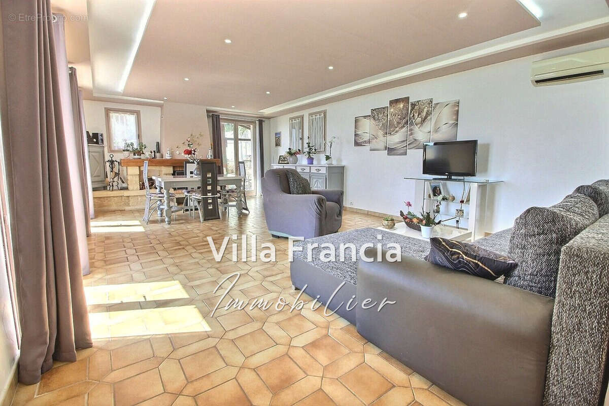 Maison à SAINTE-AGNES