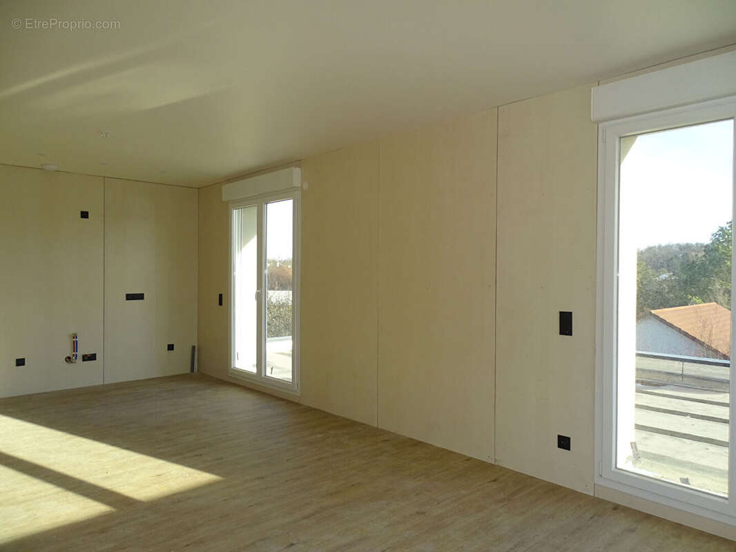 Appartement à ECOLE-VALENTIN