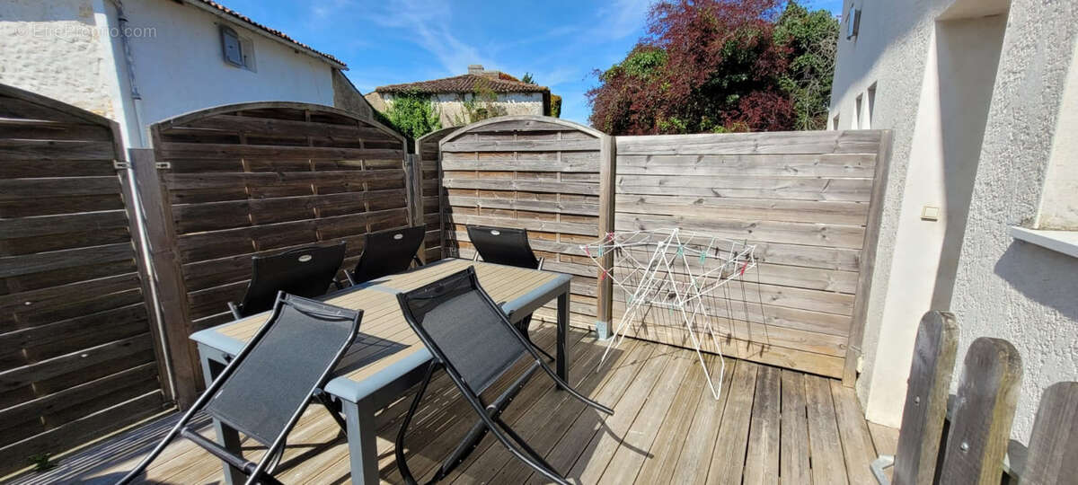 Maison à MONTPELLIER-DE-MEDILLAN