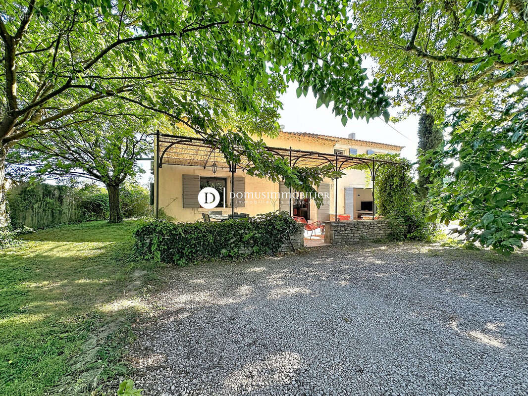 Maison à LE PONTET