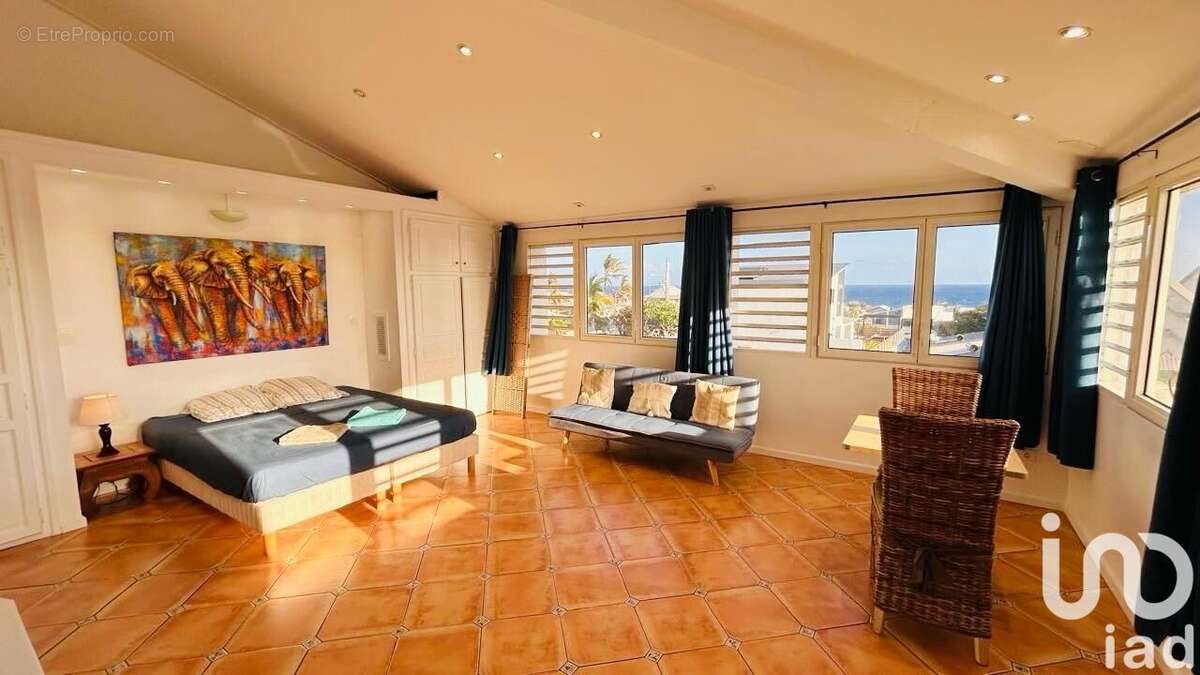 Photo 4 - Commerce à SAINT-PIERRE