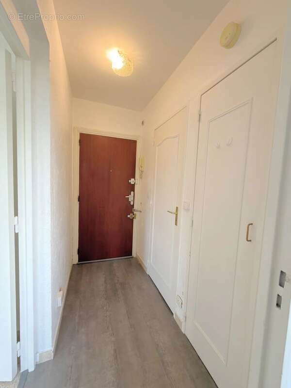 T1 de 28,91 m2 avec une place de parking et cave - photo 6