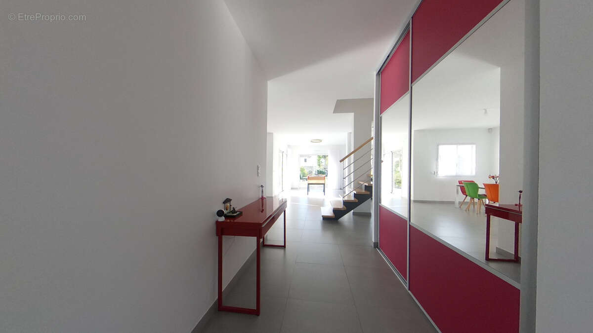 Maison à CRESPIERES