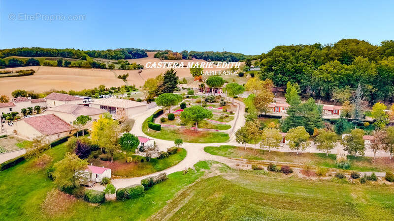 MAGNIFIQUE DOMAINE  à vendre 39 pièces AUCH (32)  sur 4,5 hectares - photo 2