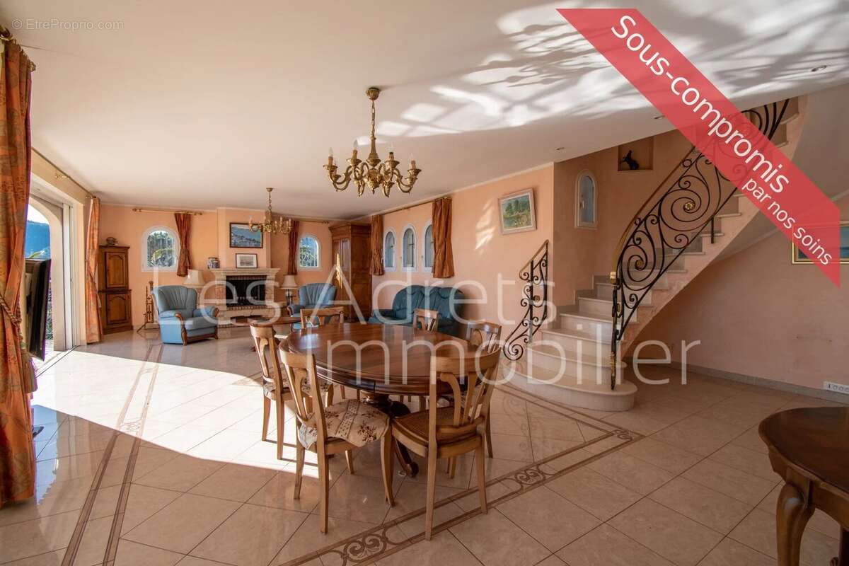 Maison à LES ADRETS-DE-L'ESTEREL