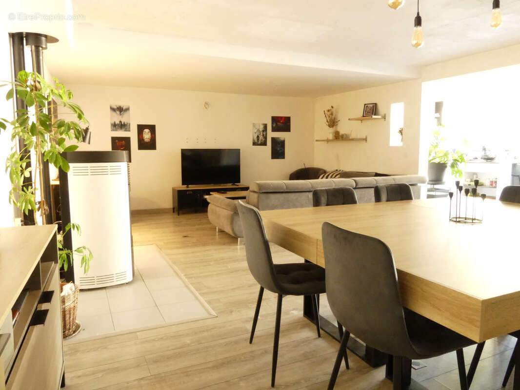 Maison de bourg rénovée avec atelier de 65 m2   Le Louroux-Béconnais - photo 4