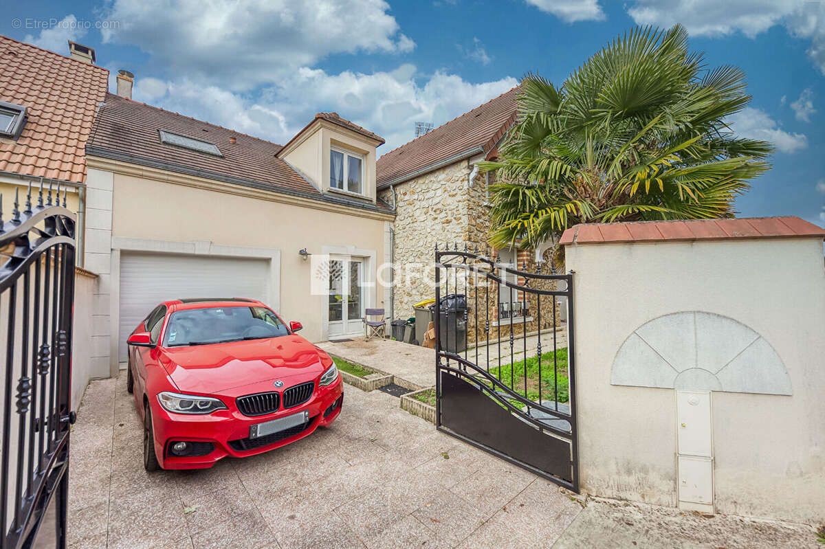 Maison à PONTAULT-COMBAULT