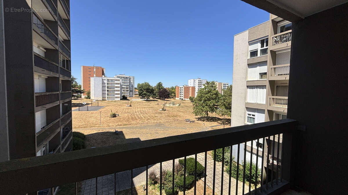 À Vendre Appartement Type 4 à Cholet (49300) - photo 6
