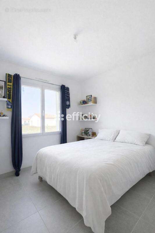 Maison à SAINT-JULIEN-L'ARS