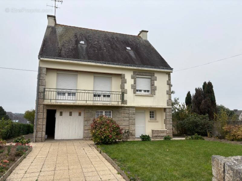 Maison à SEGLIEN