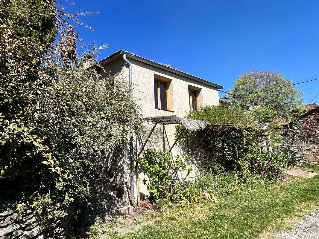 Maison à SAINT-PIERRE-SAINT-JEAN