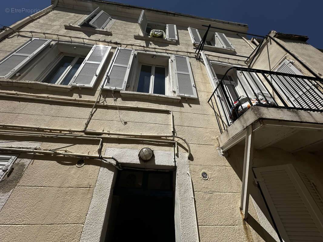 Appartement à MARSEILLE-5E