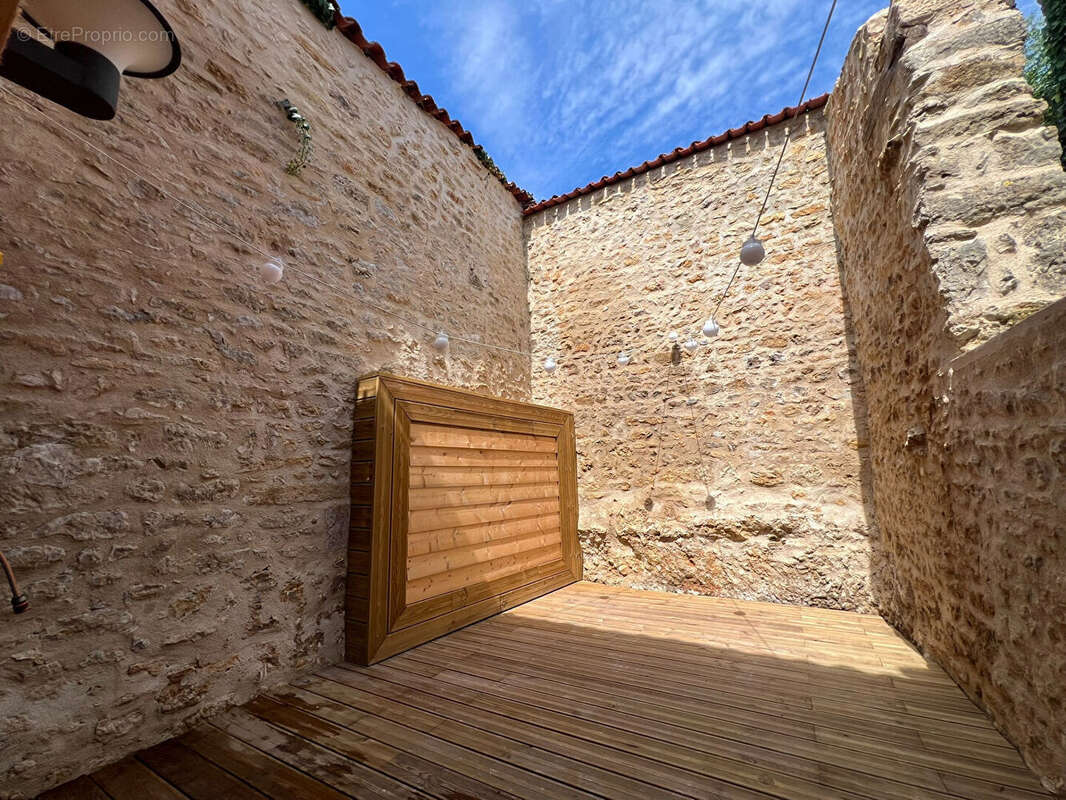 Maison 61 m² à Gencay  - photo 3