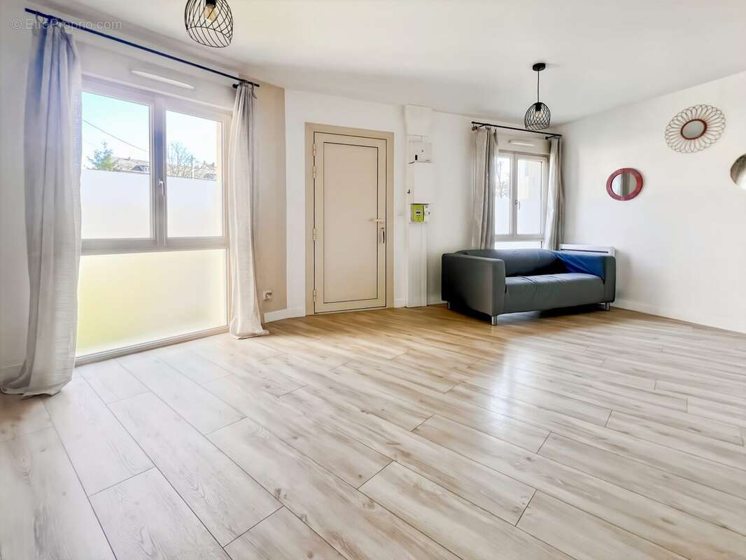 Appartement à LA FERTE-ALAIS