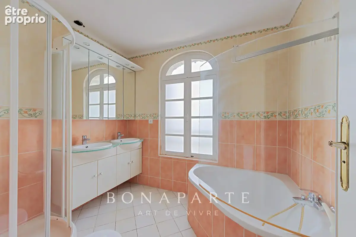 Poissy (78) - maison familiale - 12 pieces - photo 17