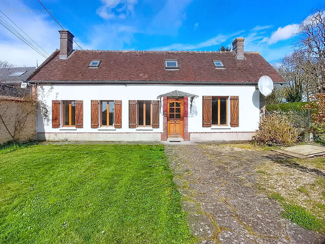 Maison à LIGNEROLLES