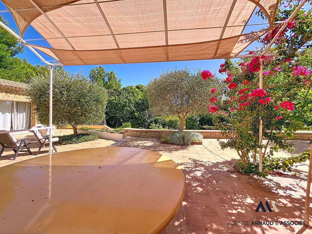 Magnifique maison (5 chambres) de plain-pied avec piscine - photo 3