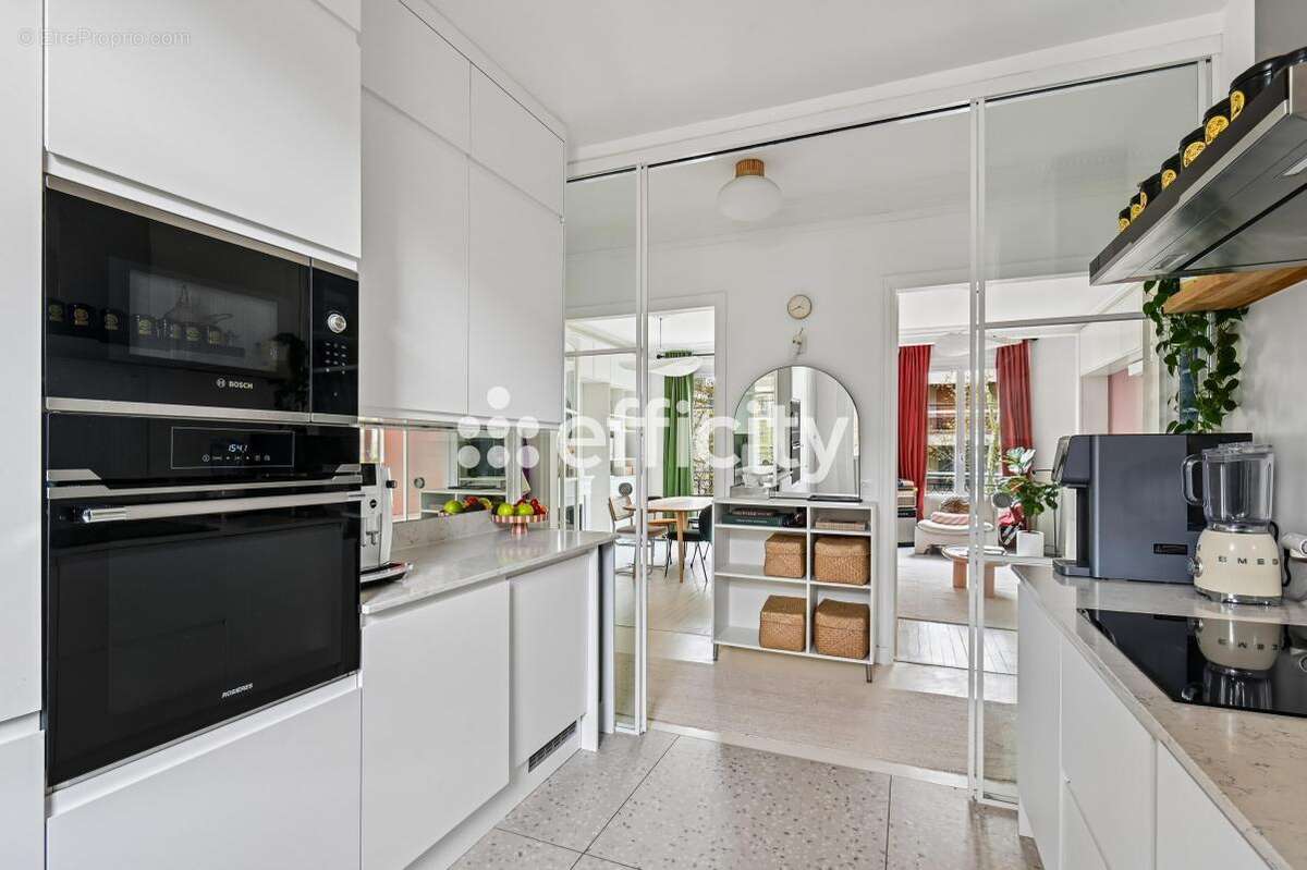 Appartement à NEUILLY-SUR-SEINE