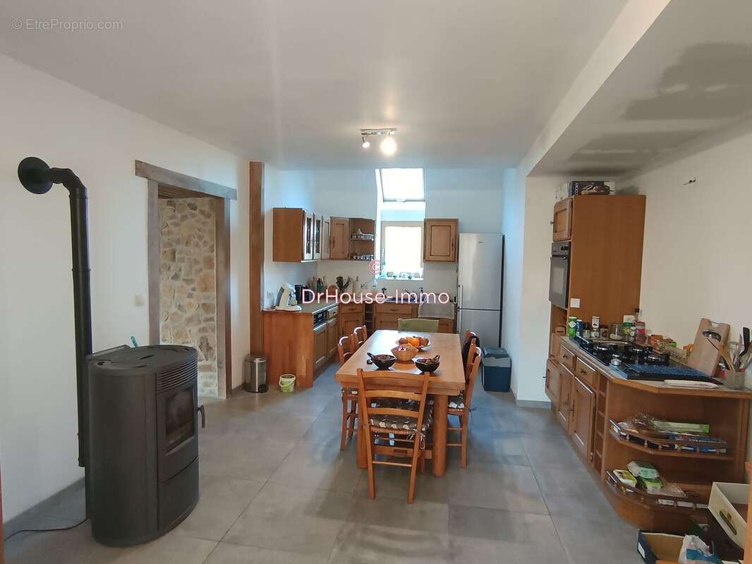 Maison à LOUVIGNE-DU-DESERT