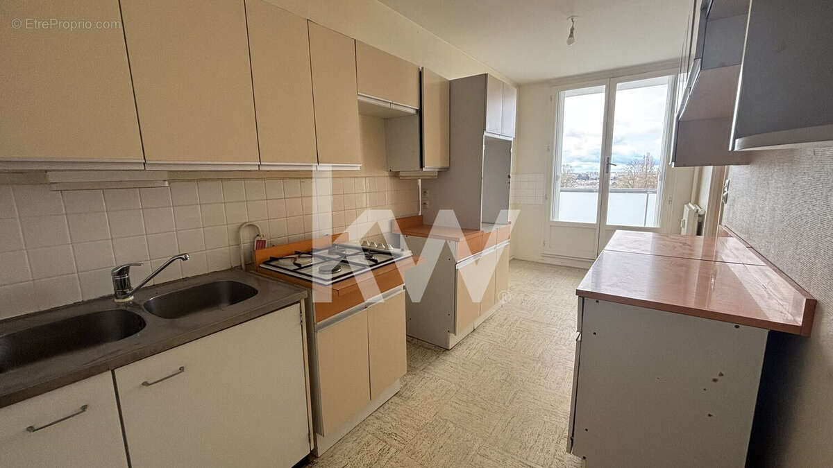 Appartement 60 m² à Fleury-Les-Aubrais  - photo 4