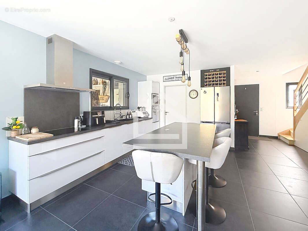 Maison moderne de 2018 avec suite parentale et piscine - photo 8