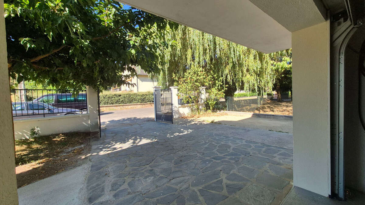 ESPALION, maison de Type 4/5, 140 m² environ, très bon état, terrain de 1000 m² - photo 15
