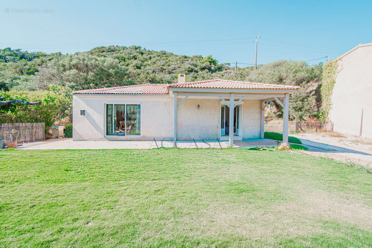 Maison avec terrain constructible de 4 260 m2 et permis accordé   Bonifacio, Vallée Saint-Julien - photo 9