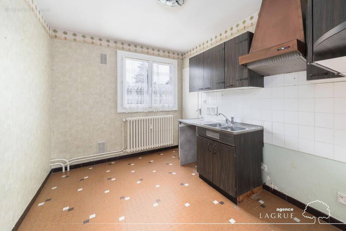   - Appartement à NEUVY