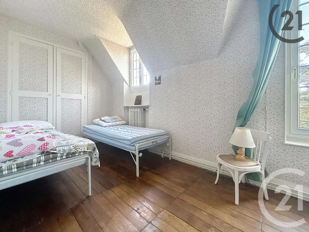 Maison 275 m² à Avon  - photo 29