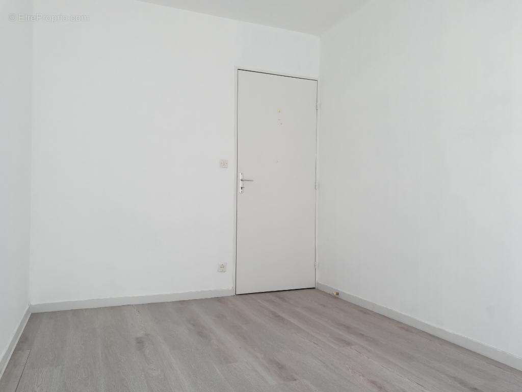 VITRE - Appartement T3 terrasse et garage - photo 6