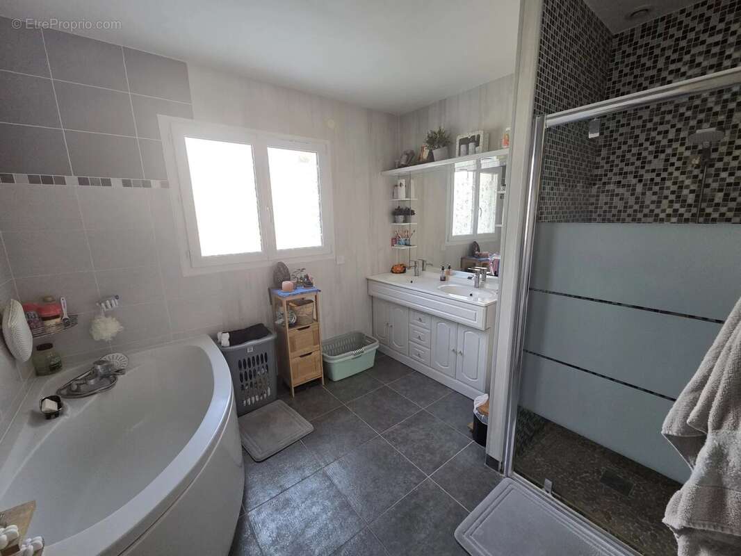 Maison à GILHOC-SUR-ORMEZE