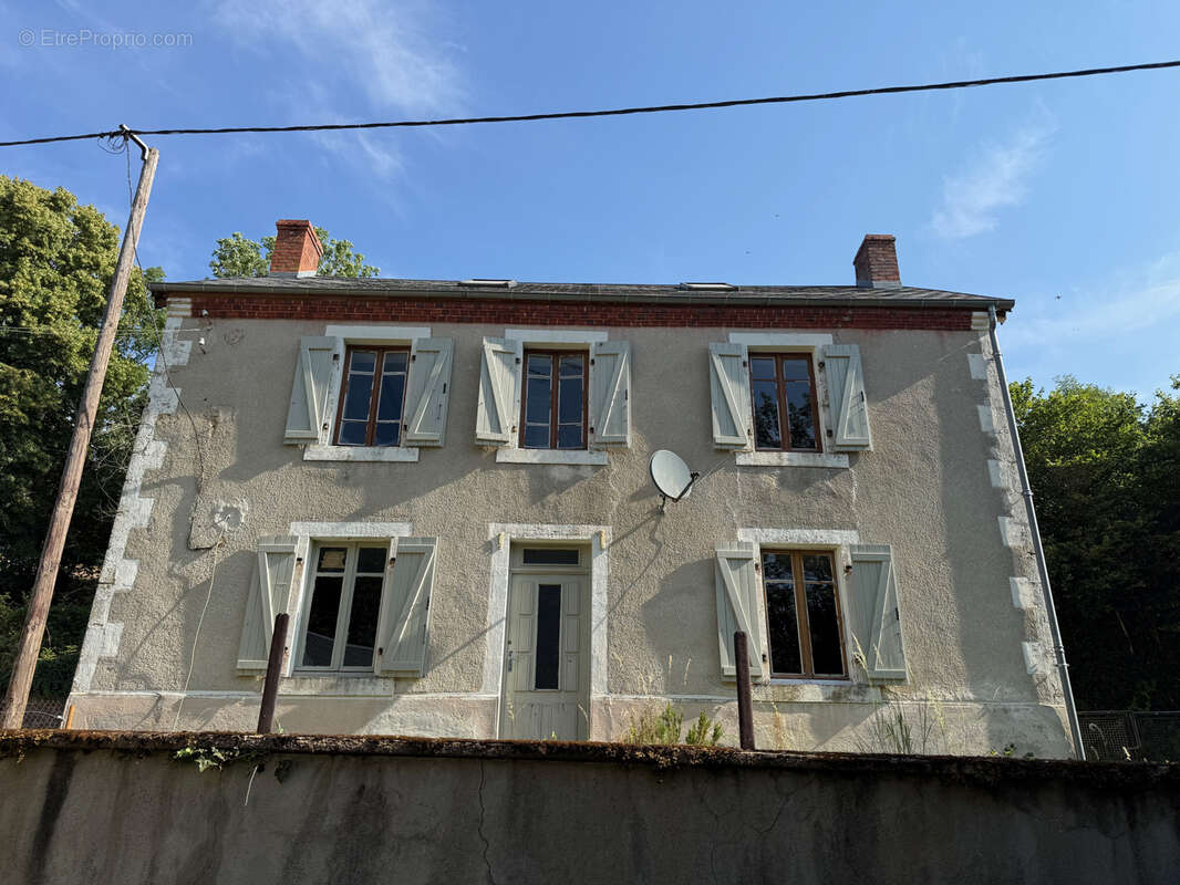 Auv 1225: Maison de caractère, grande grange, toits neufs, 1640m2 - photo 22