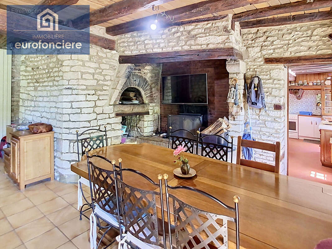 Maison à MONTFEY