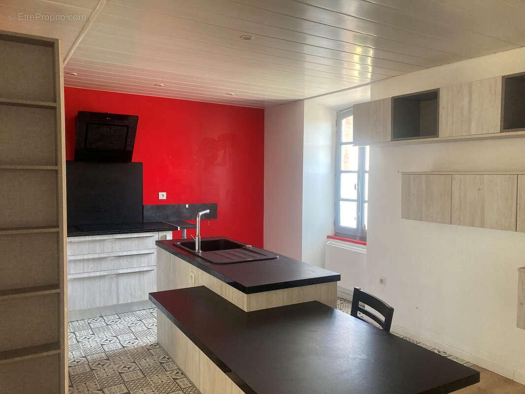 Axe Carcassonne Limoux, dans village, maison avec jardin, 4 chambres,  garage, et piscine intérieure. - photo 20