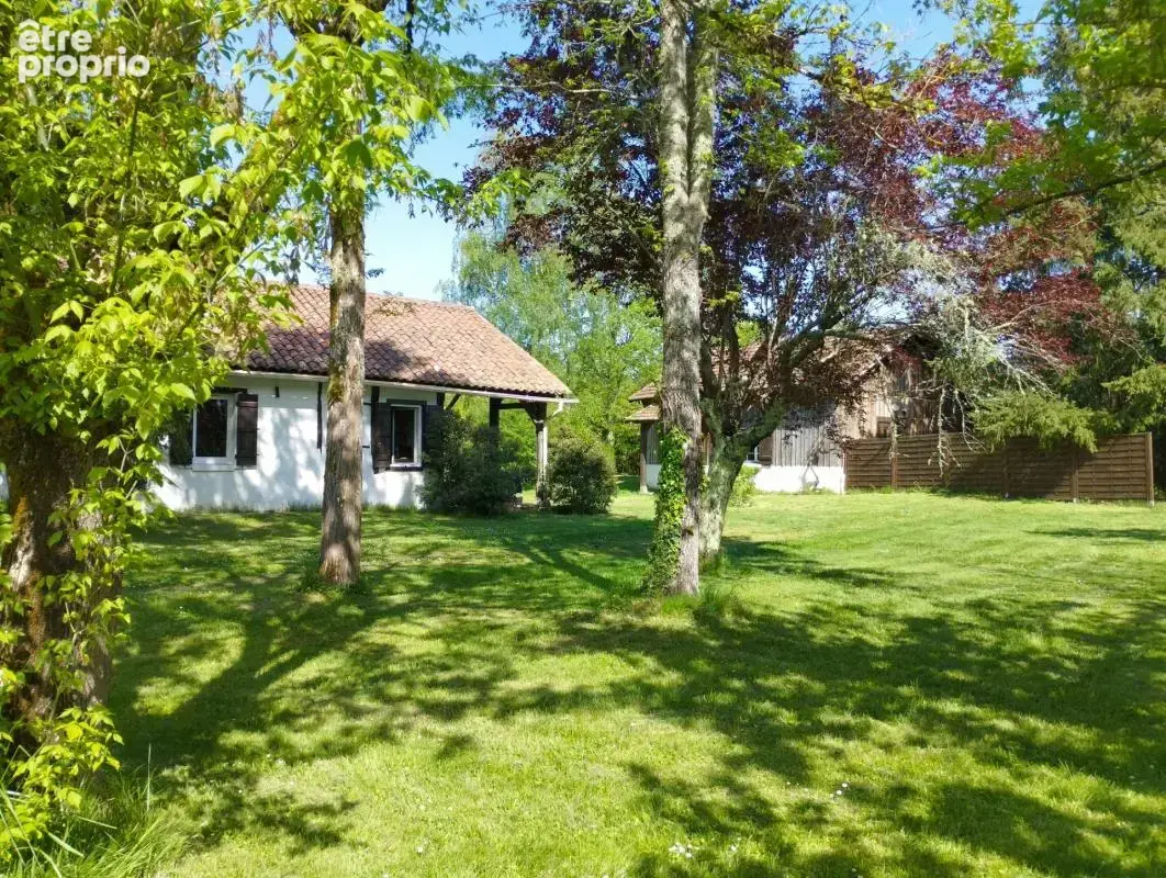 Maison a colombages renovee avec gite independant sur 2700 m2 de terrain a lacquy - photo 2