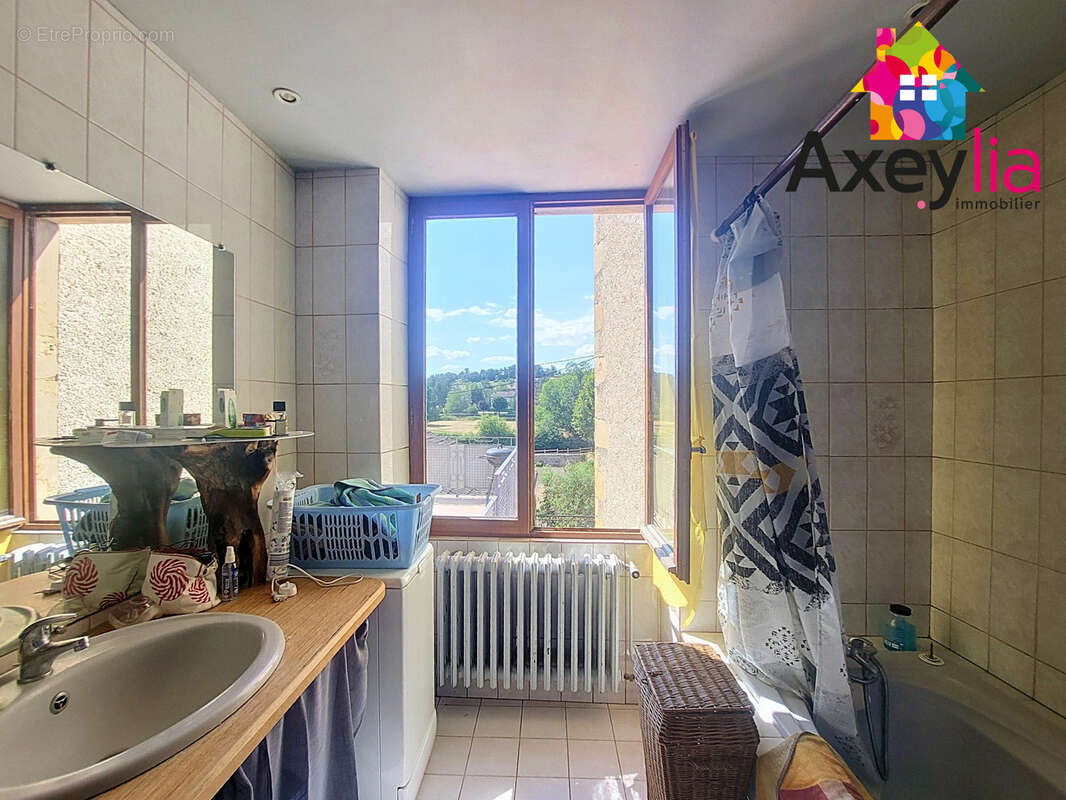 A vendre- chateauneuf- immeuble appartement t4 / locaux commerciaux - - photo 3