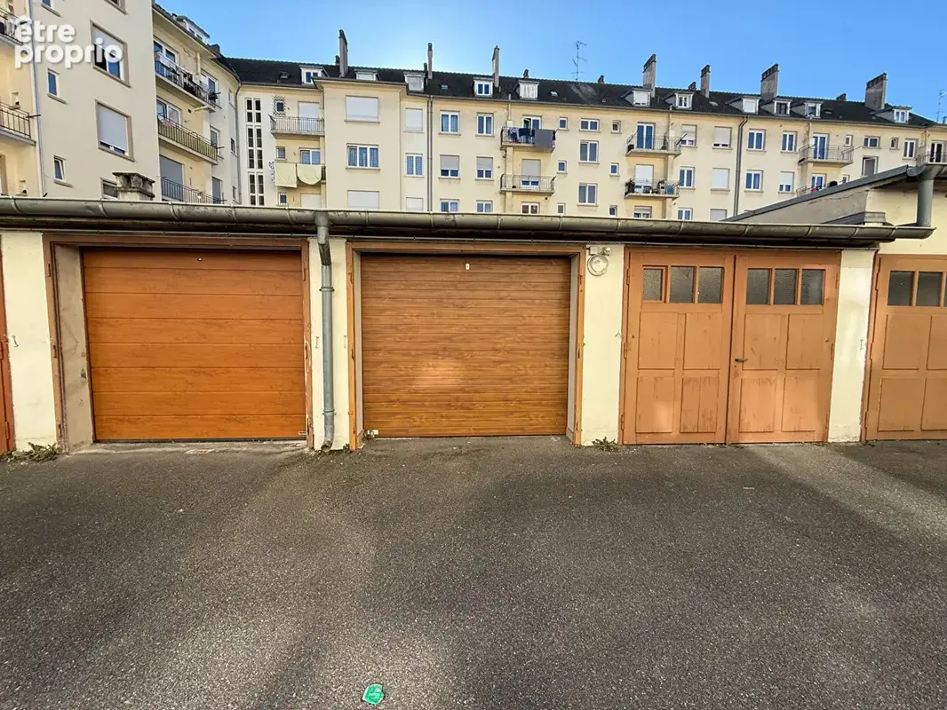 Garage à vendre rue de Bruges dans le quartier des XV - photo 3