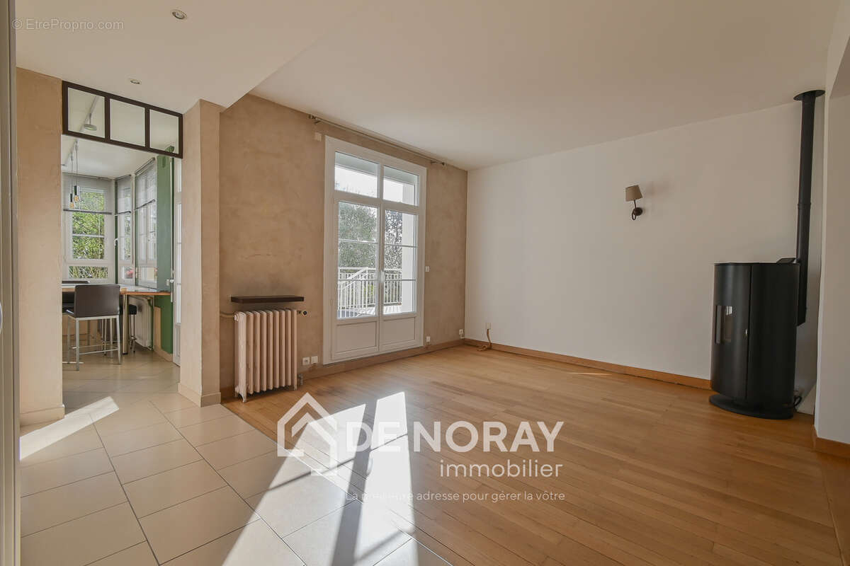 Maison à SAINT-CYR-SUR-LOIRE