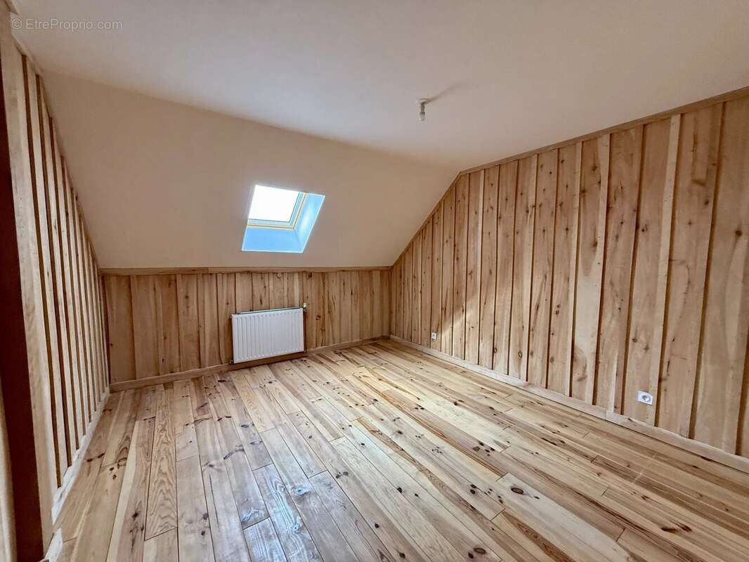 Appartement à COURTERANGES