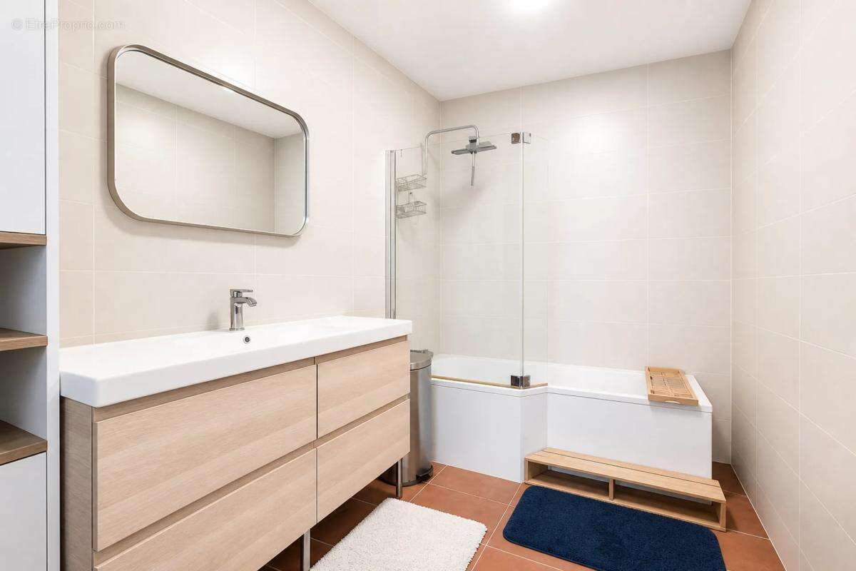 Maison familiale moderne de 200 m² avec jardin spacieux - photo 6