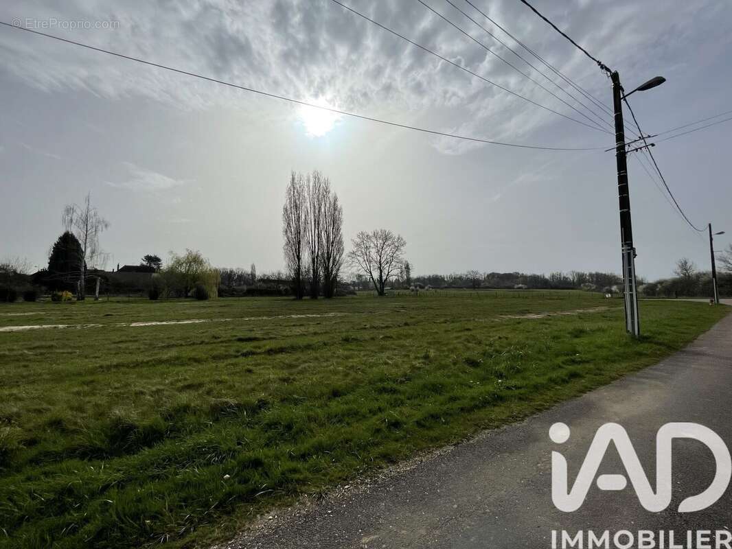 Photo 2 - Terrain à PONTIGNY