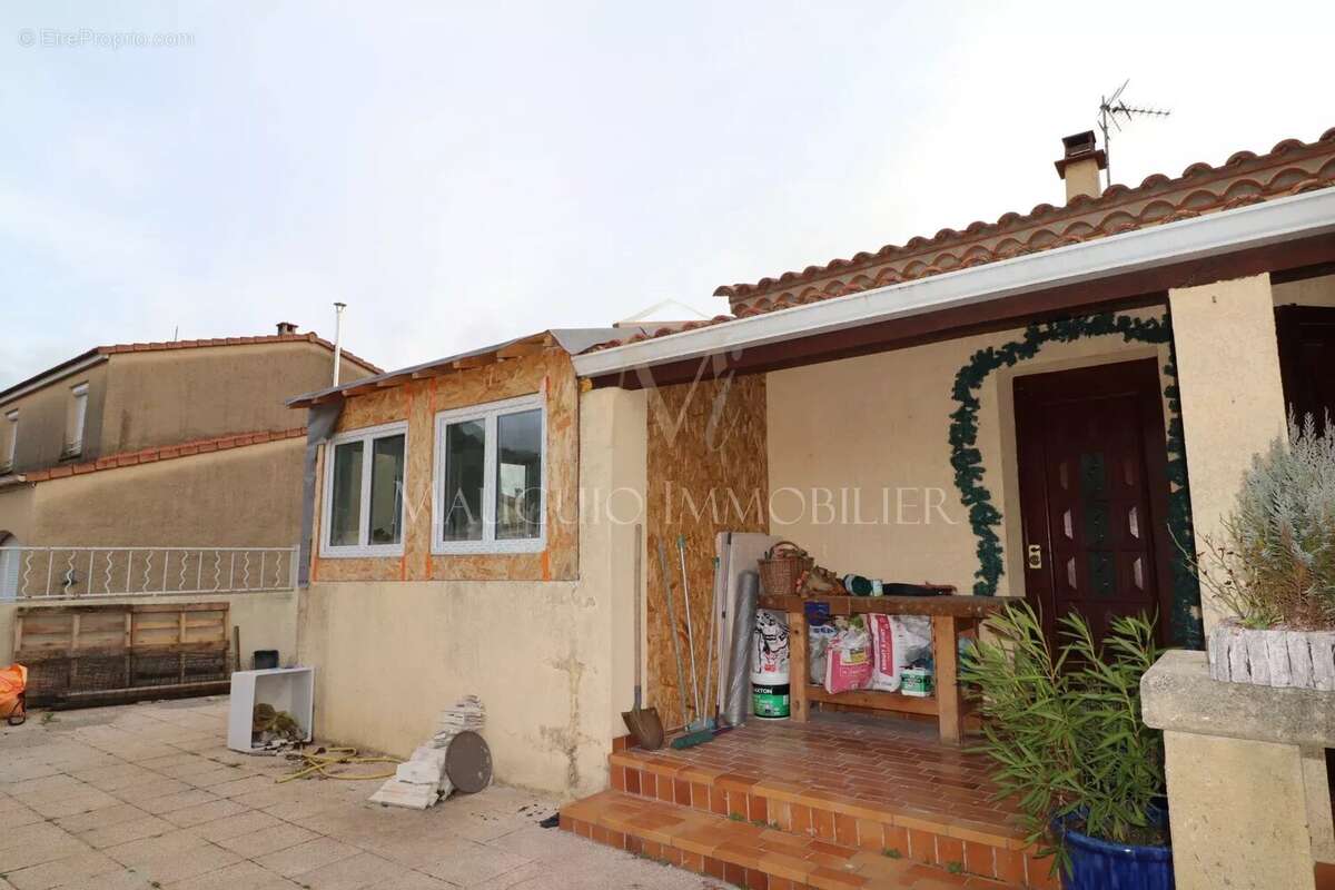 Maison à MAUGUIO